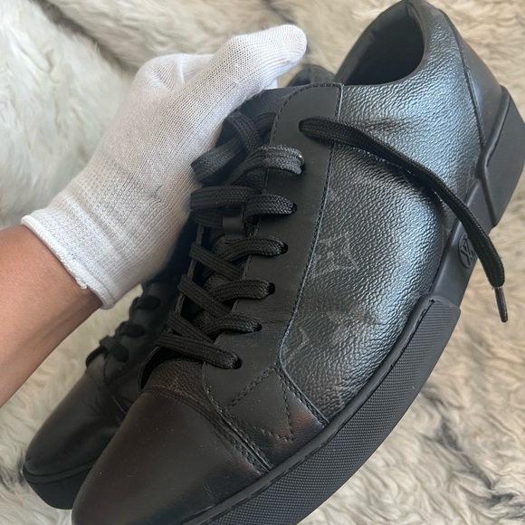 Louis Vuitton Monogram Shoes Size 7.5 in Graphite - Picture 1 of 8